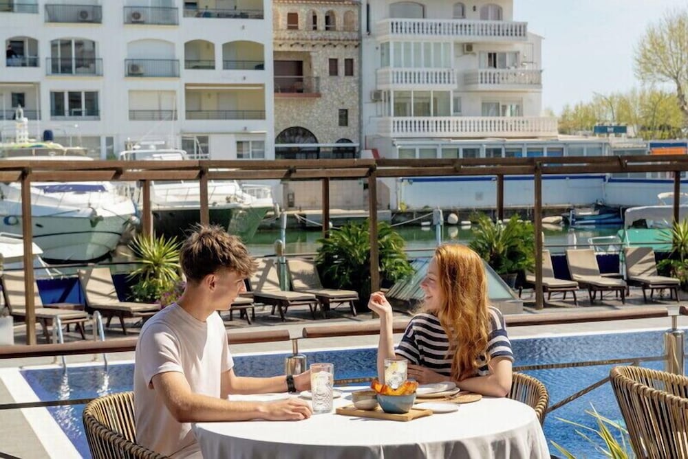 Hotel Port Salins 6/65
