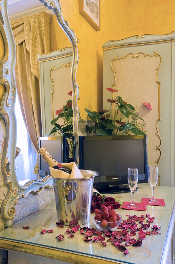 Hotel Villa San Lorenzo Maria 27/57