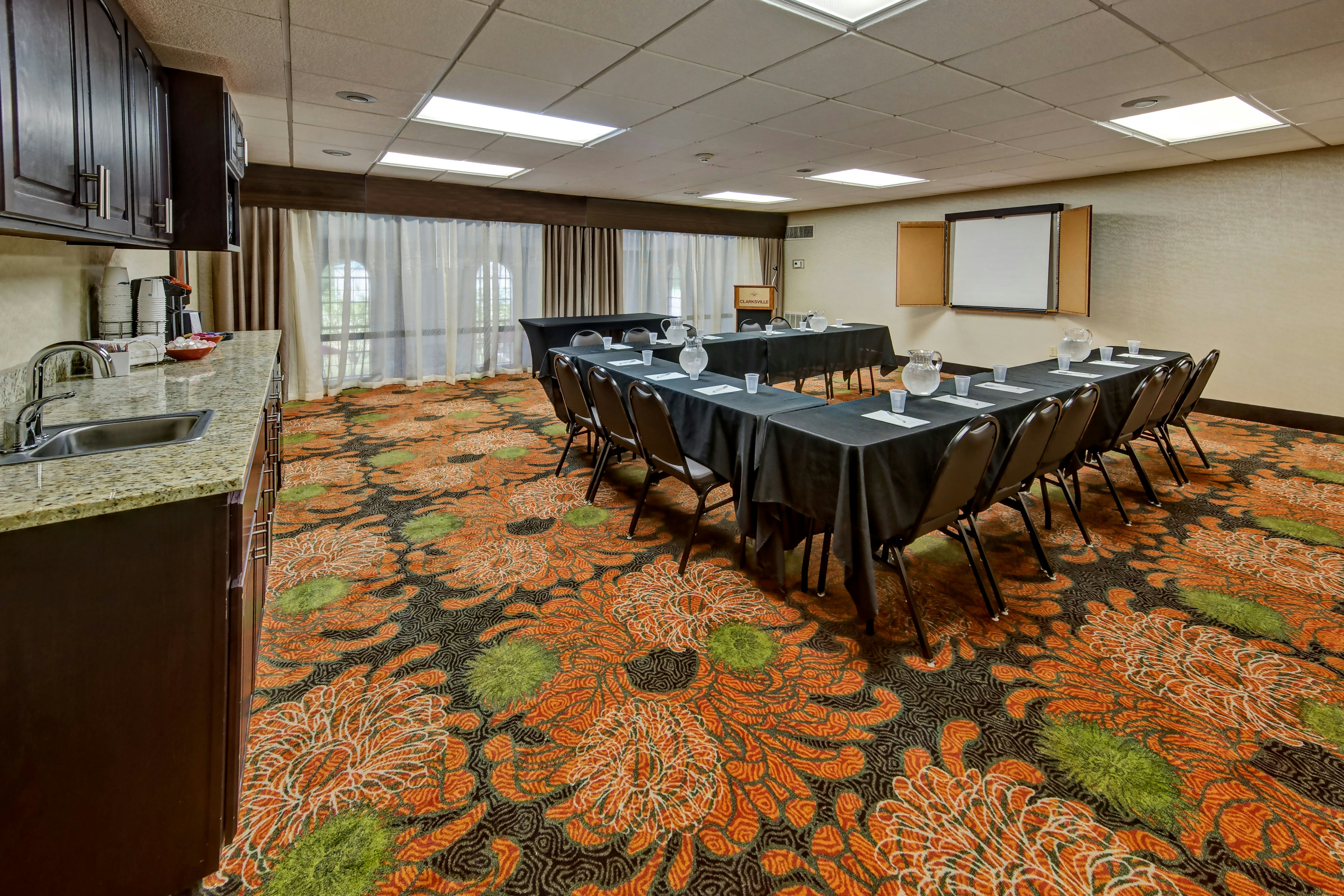 Hampton Inn Clarksville 66/77
