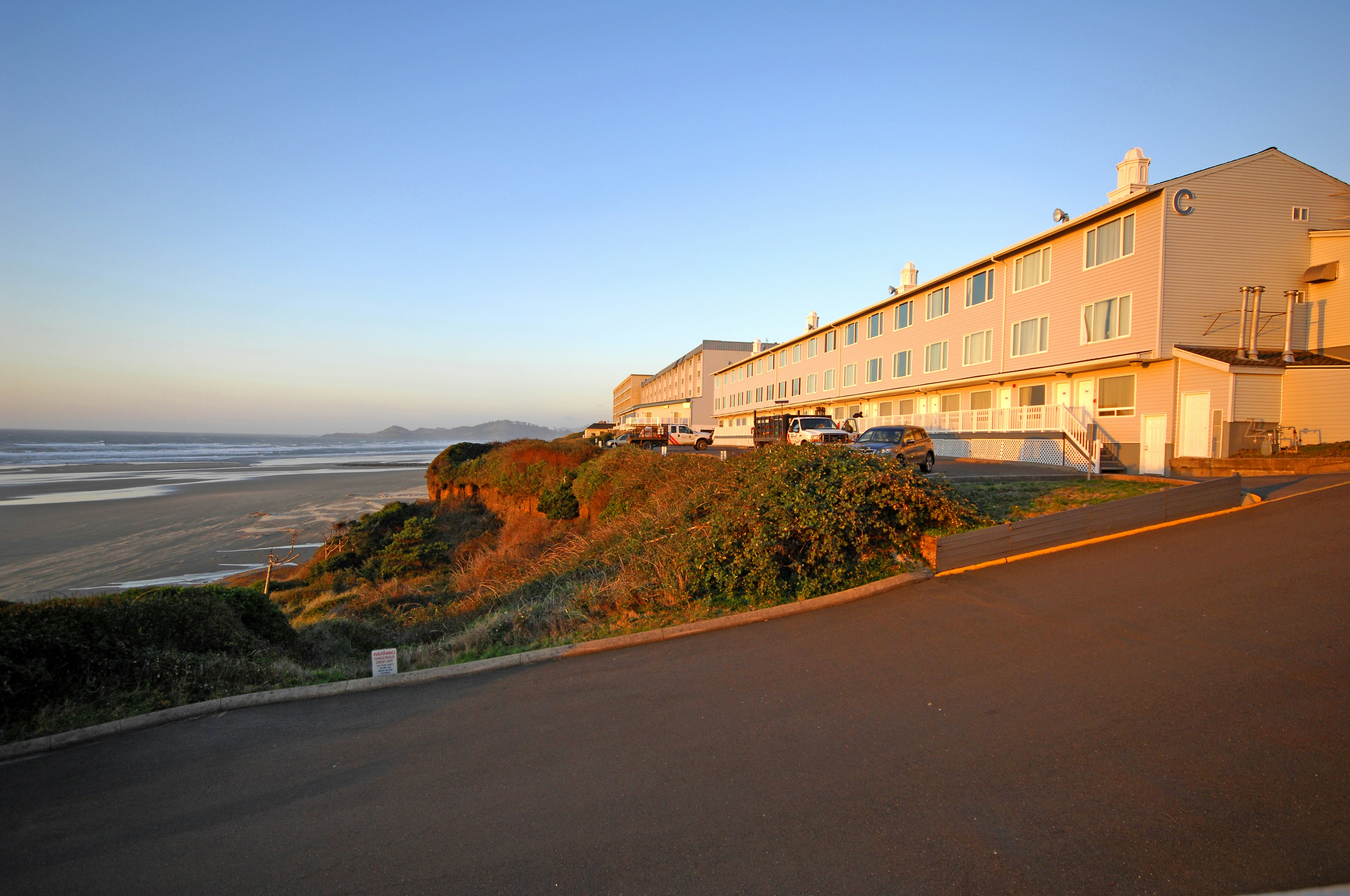 Seagrass Oceanfront Inn 22/23