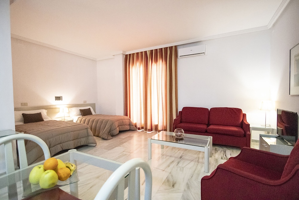 Hotel Apartamentos Simon Verde 45/70