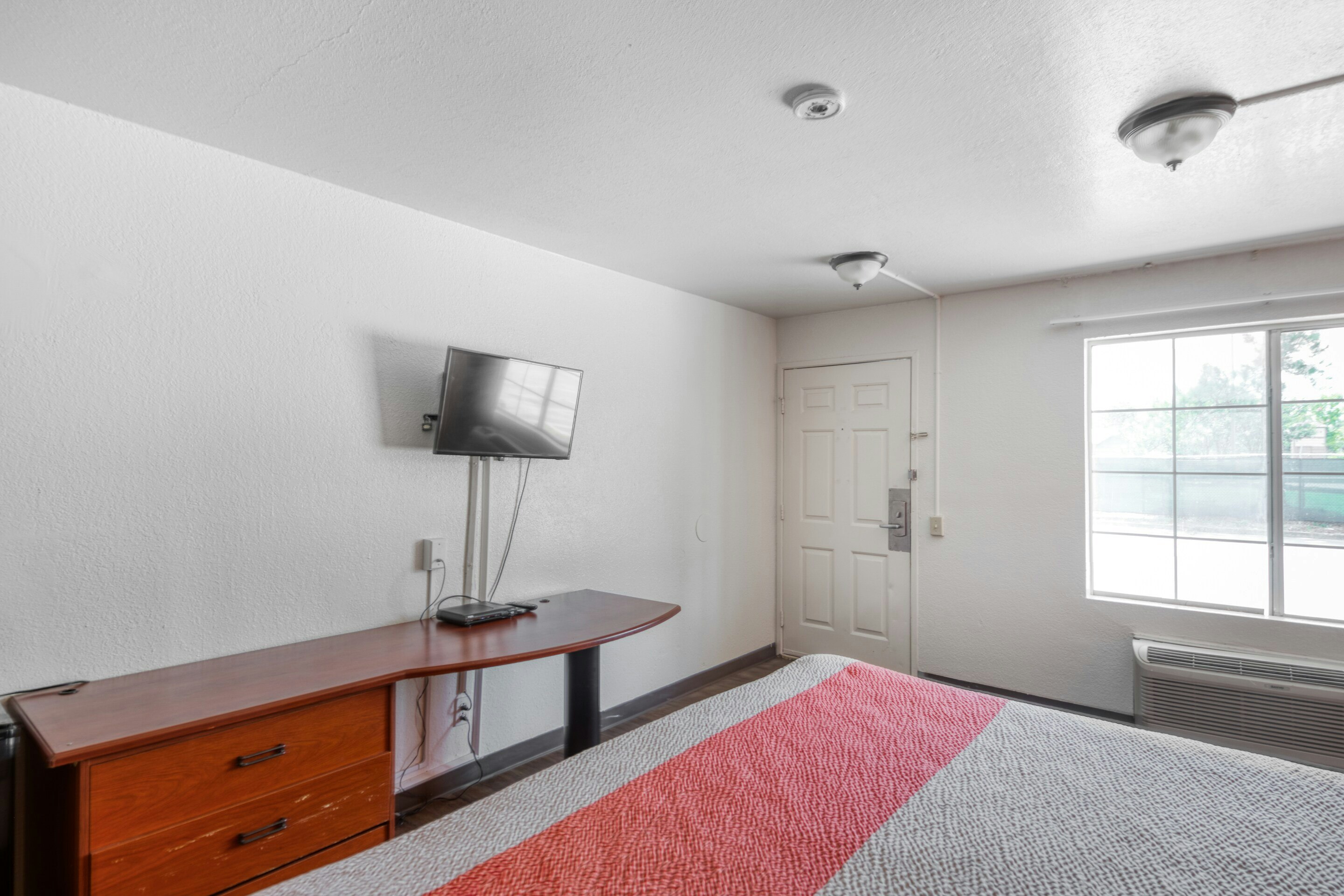OYO Hotel Baton Rouge East I-12 Louisiana 37/52