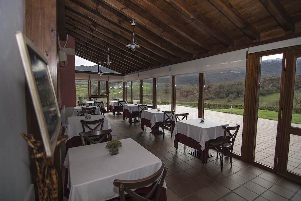 restaurant-cafeteria