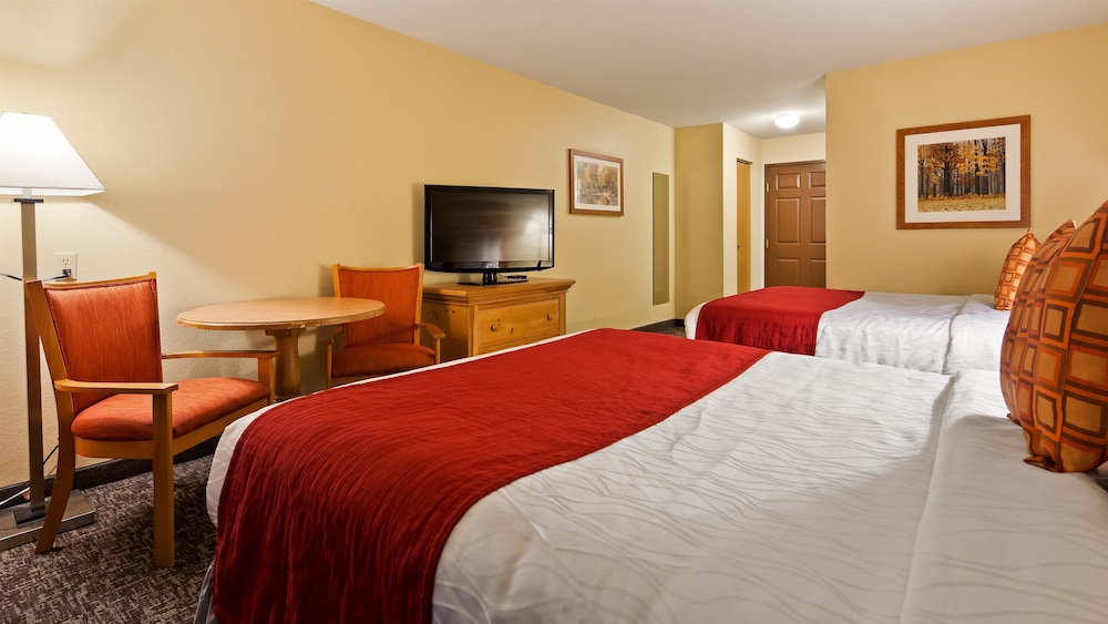 Sleep Inn & Suites near Spirit Mountain 10/49