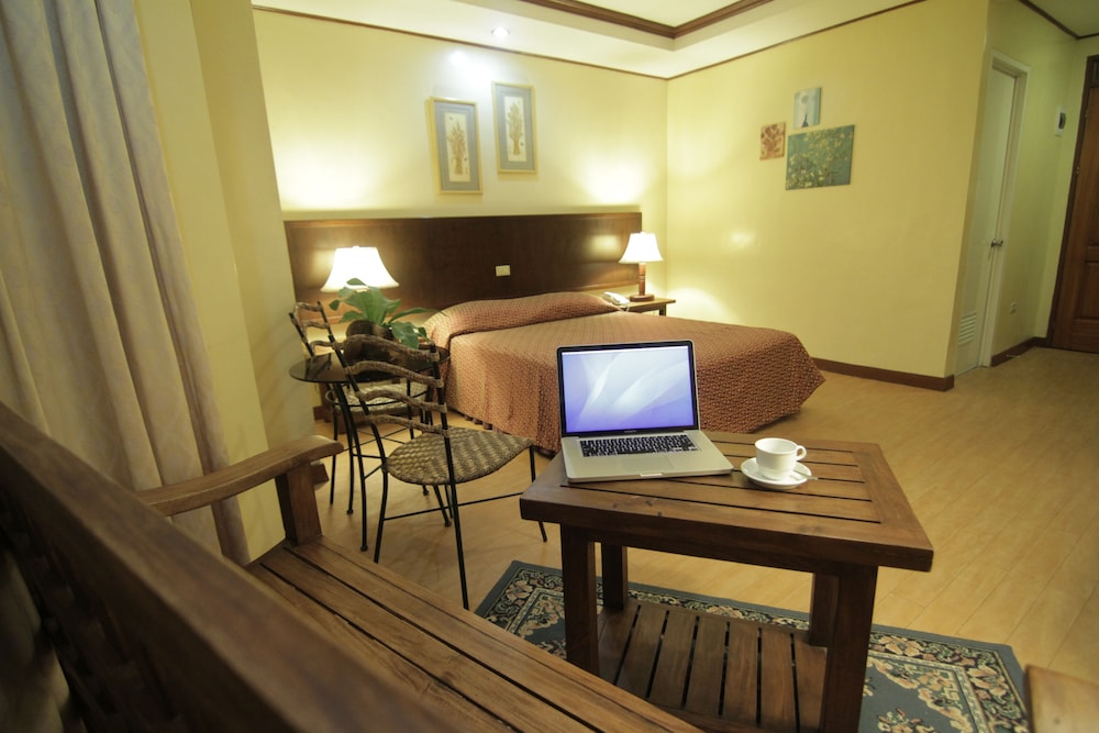 Subic Park Hotel 47/73