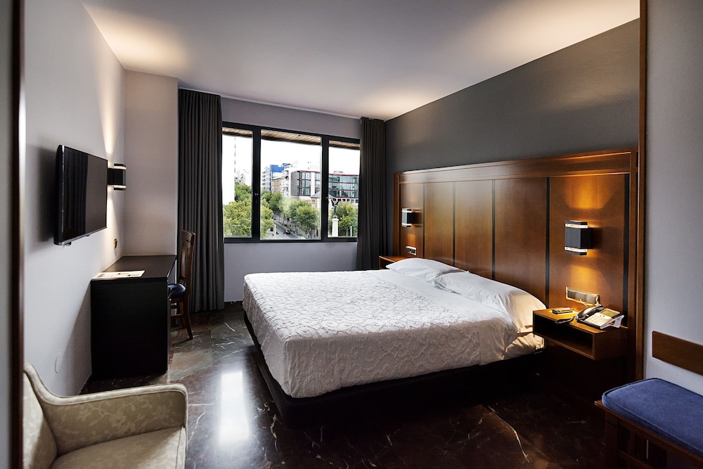 Hotel Condestable Iranzo 28/89