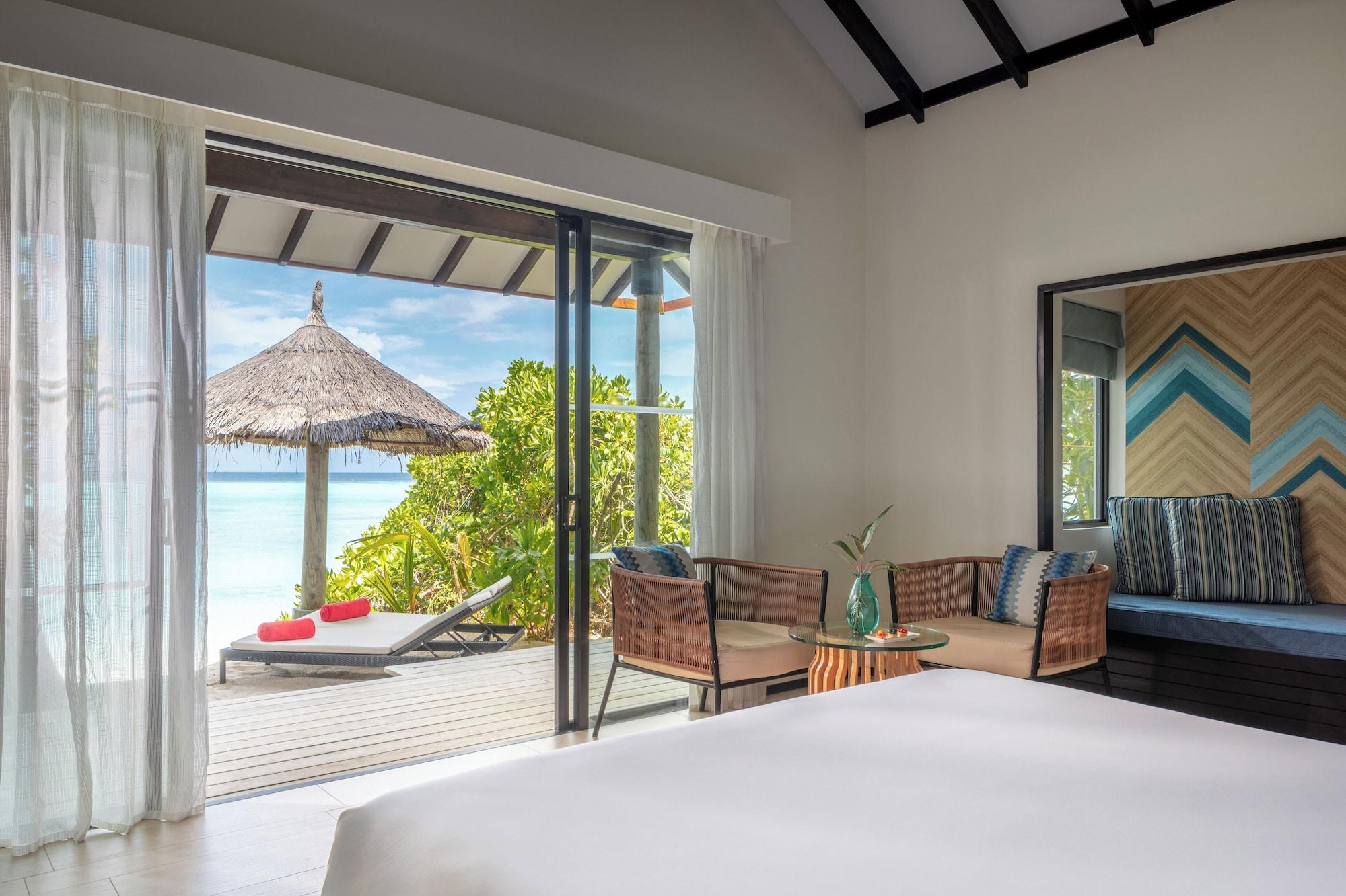 Sunset Beach Villa, NH Collection Maldives Havodda Resort 4/4