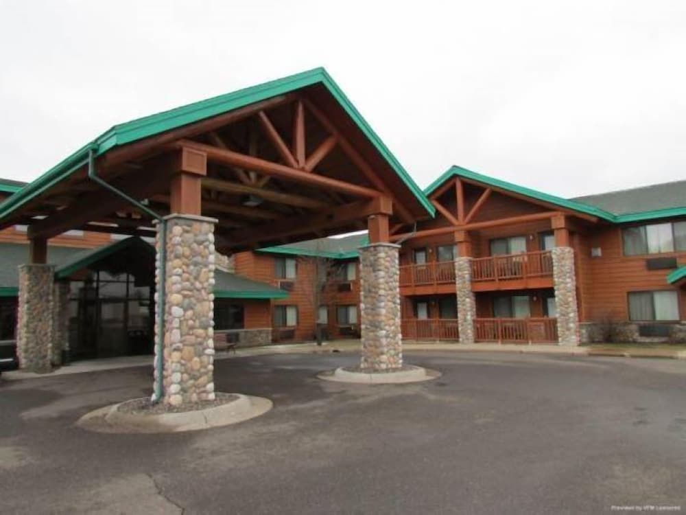 Shell Lake Lodge, a Travelodge by Wyndham 7/55