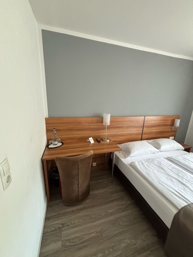 Hotel Schlangenbader Hof 8/20