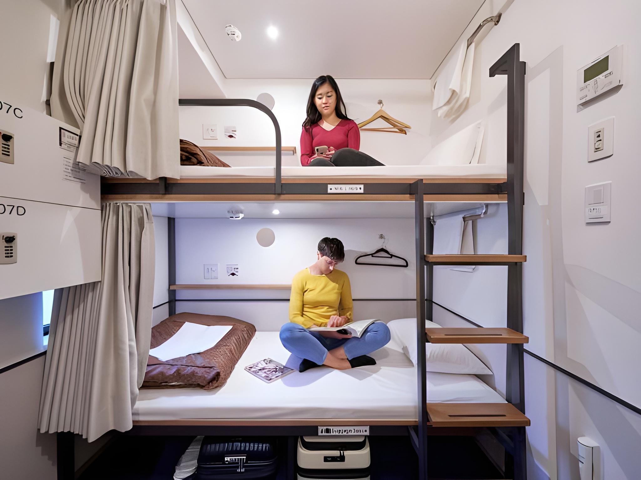 Private, 4 Bunk Beds, Shared Bathroom