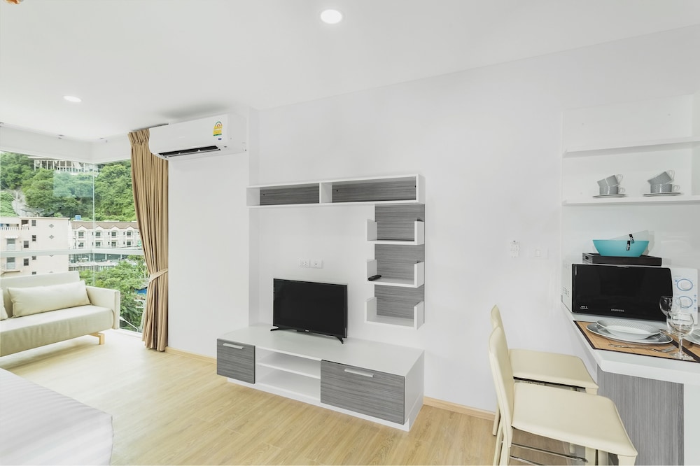 Condo in Kata in Ozone - Unit A708 14/23