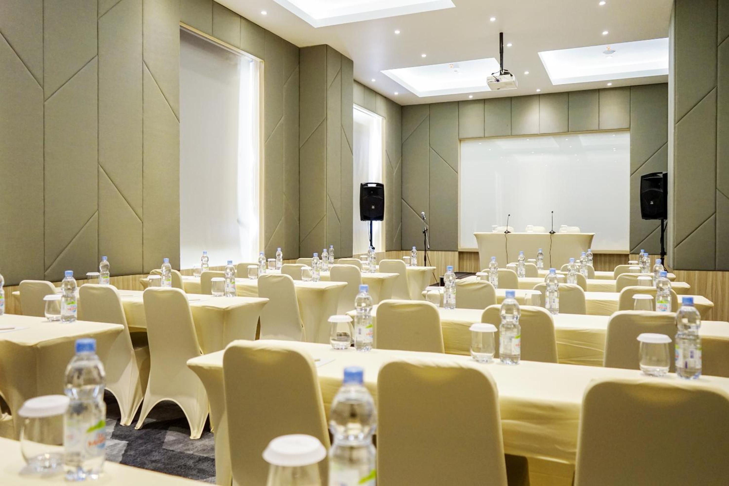 Hotel Santika Premiere Ambon 39/51
