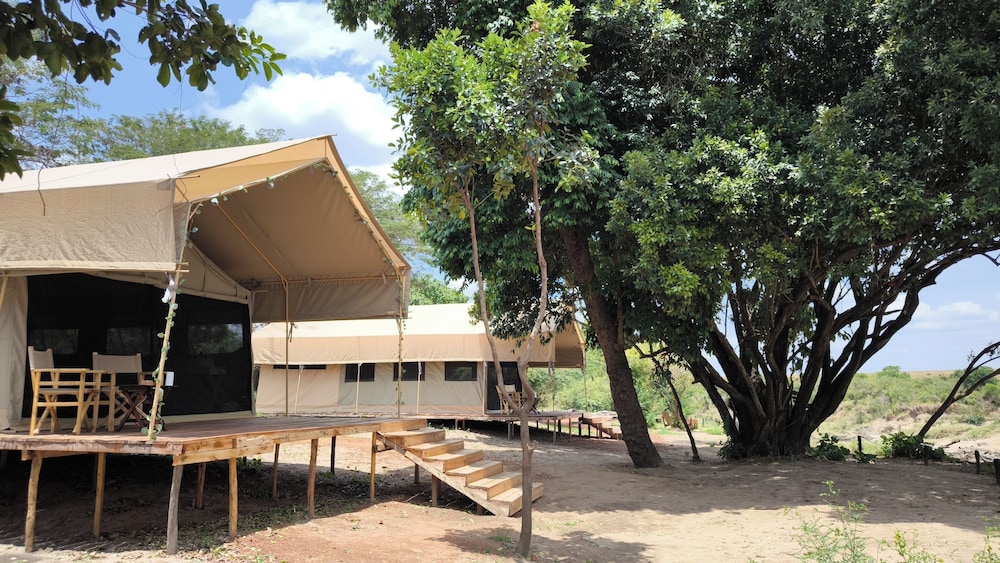 Julia's River Camp photo1