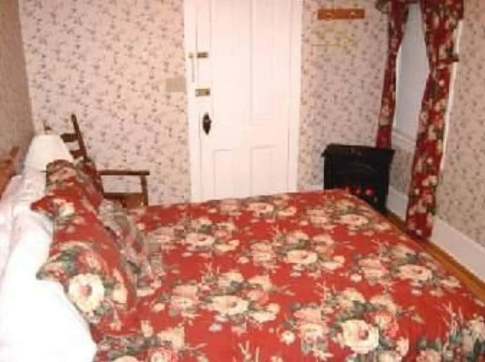 Brookview Manor Inn of the Poconos 41/51
