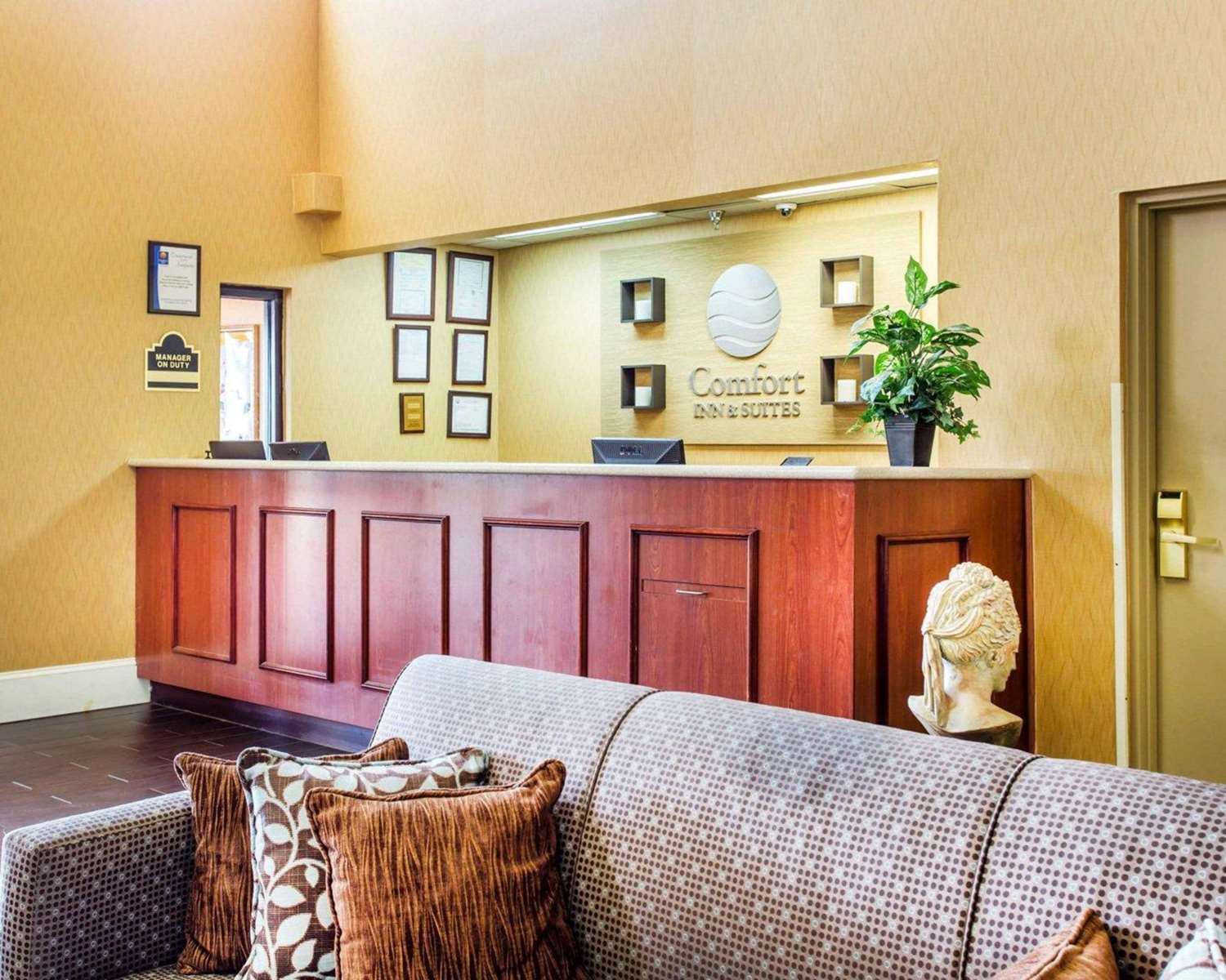 Comfort Inn Suites At Stone Mountain 11/39