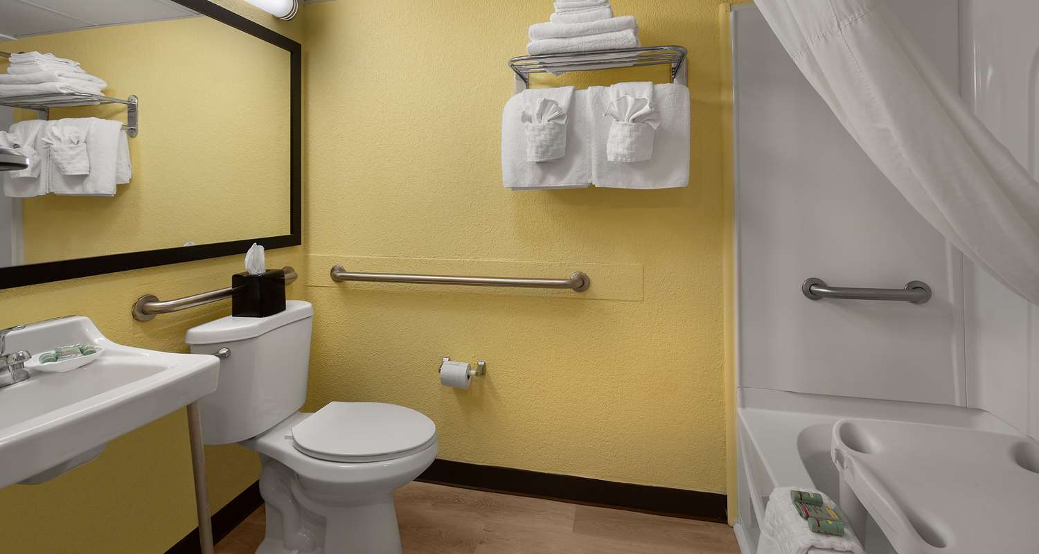 Best Western Ocean Sands Beach Resort 34/35