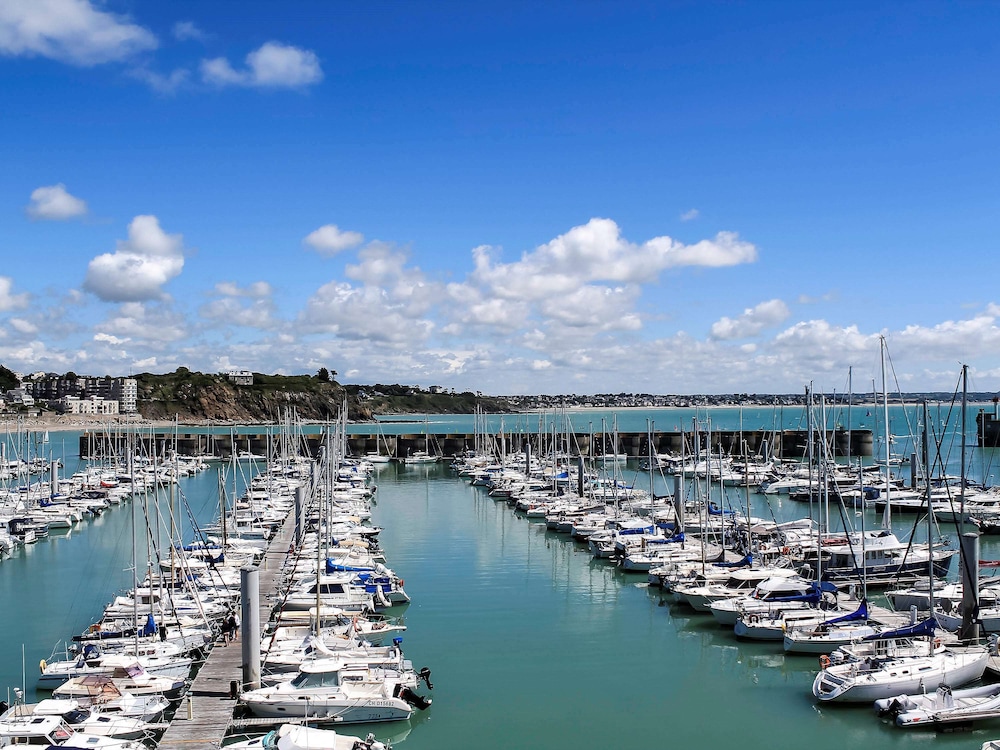 Ibis Granville Port De Plaisance 55/63