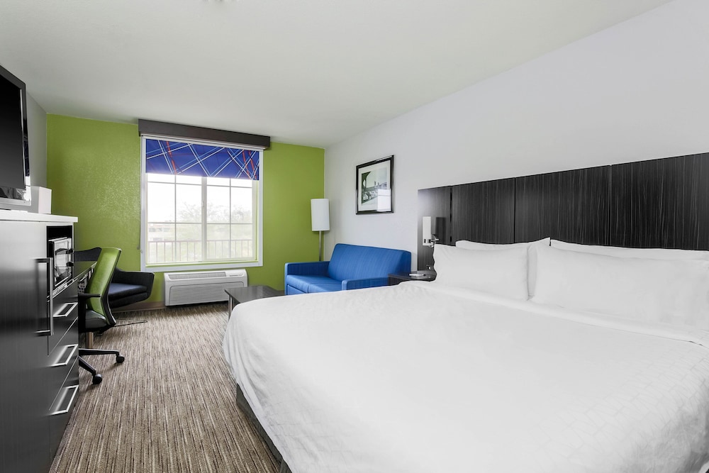 Holiday Inn Express Lancaster 18/70
