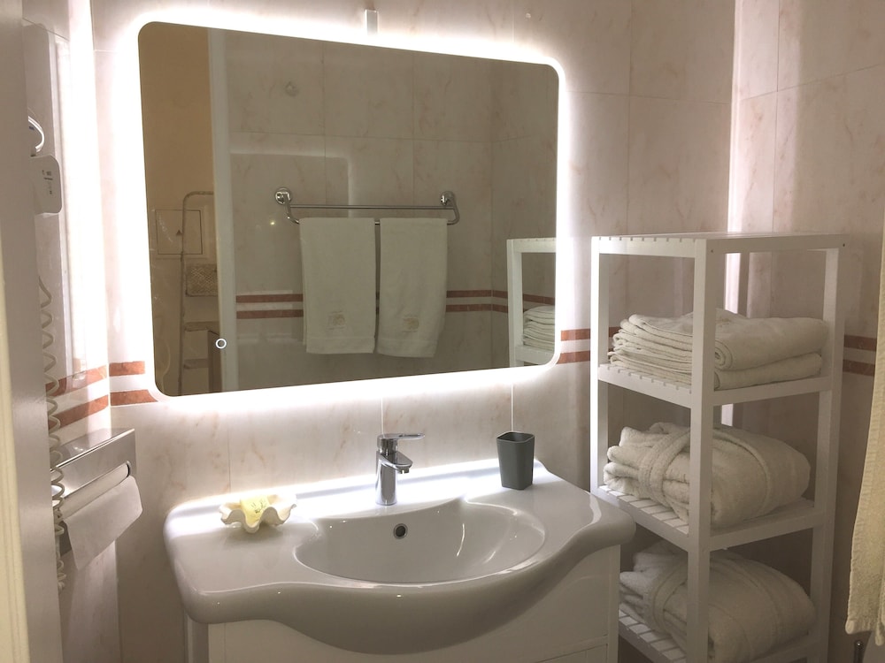 EXECUTIVE, SUITE, SEA VIEW, JETTED TUB