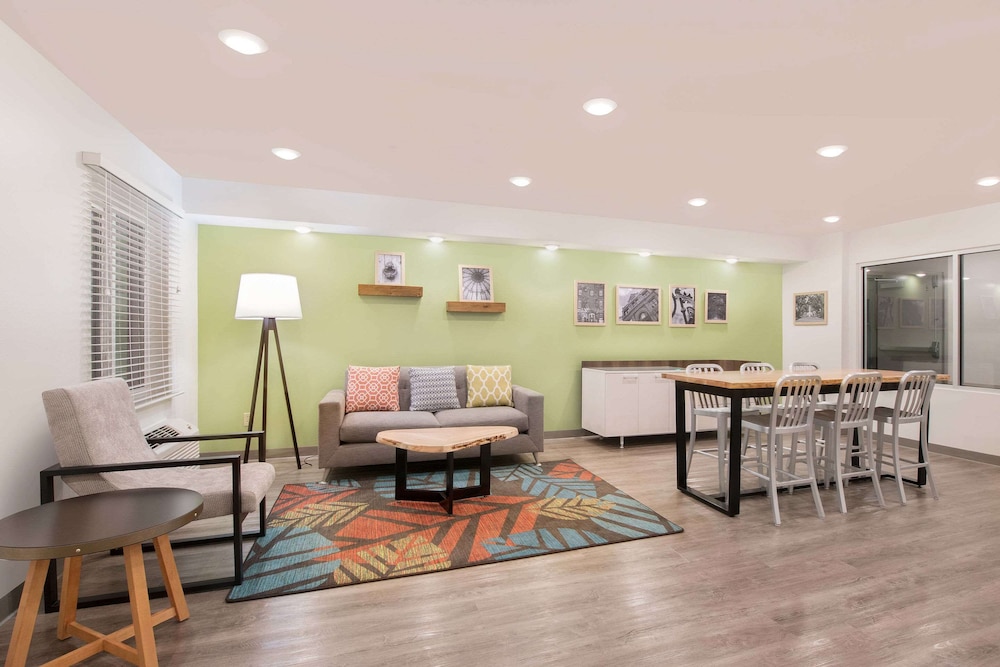 WoodSpring Suites Savannah Pooler 23/28