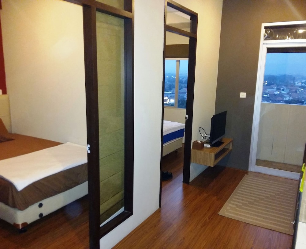 High Livin Apartment 14/24