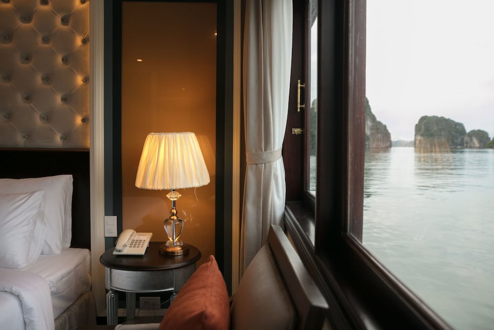 Halong Athena Cruise 18/50