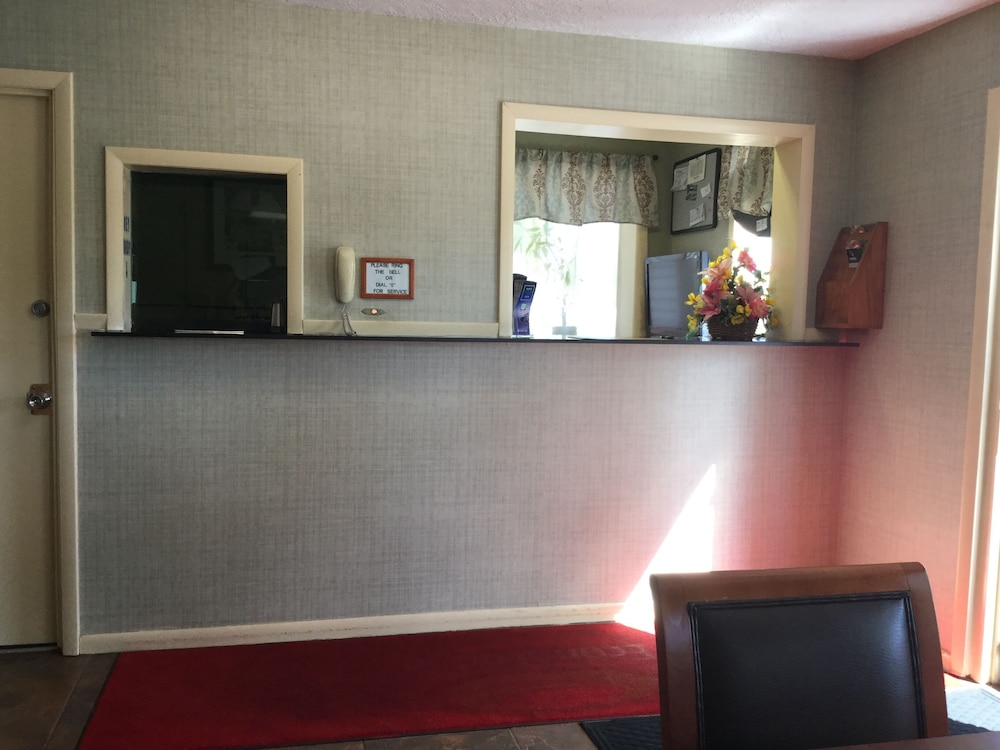 Falls Inn Newton Falls 7/43