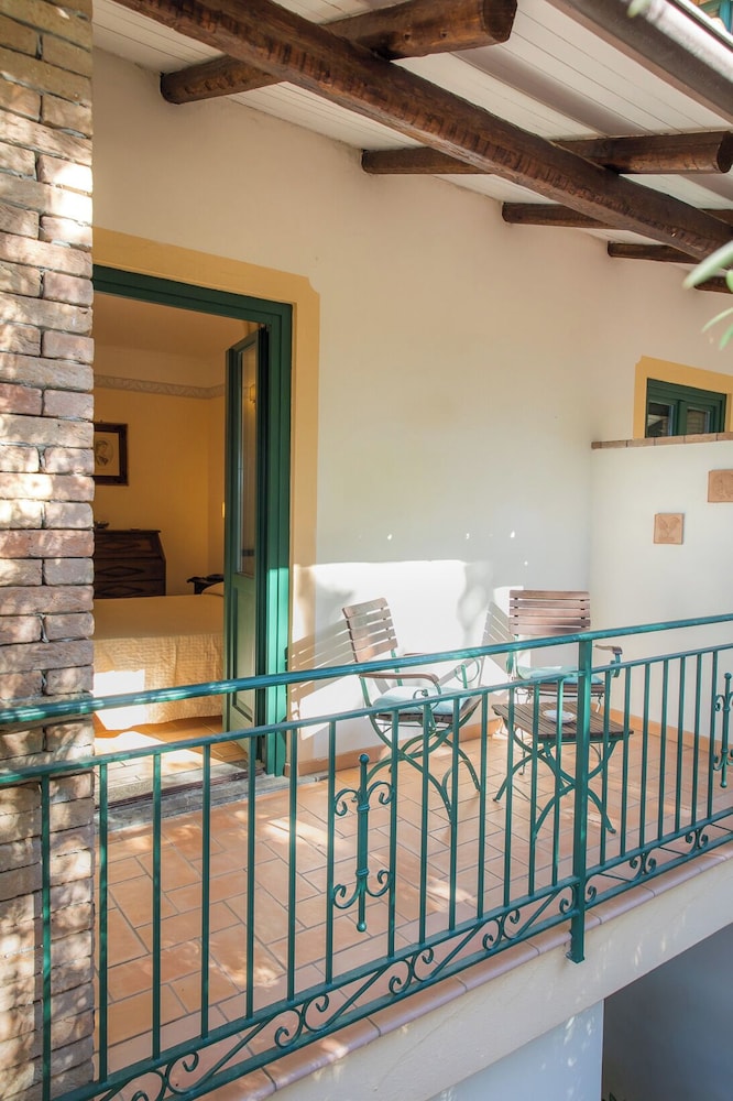 HOTEL VILLA DELLE MERAVIGLIE 54/67
