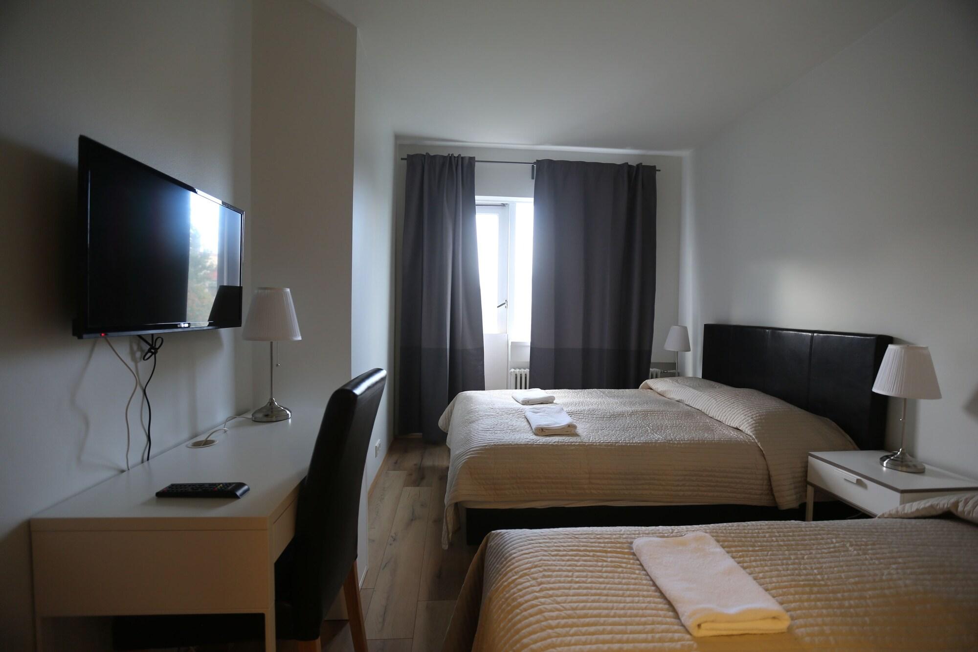 City, Triple, Private Bathroom