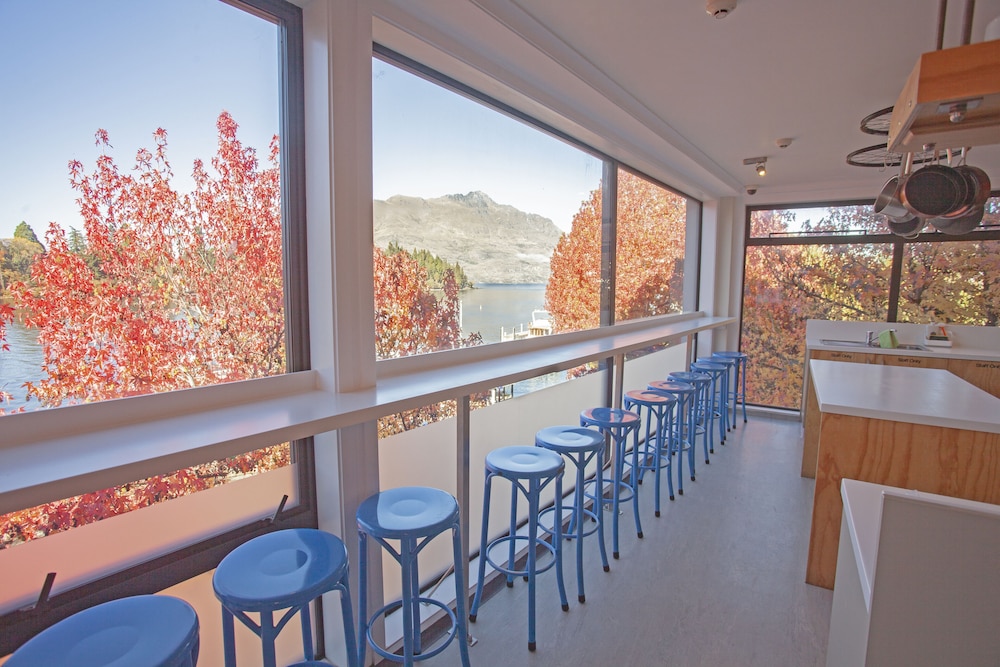 Absoloot Queenstown Backpackers 39/50
