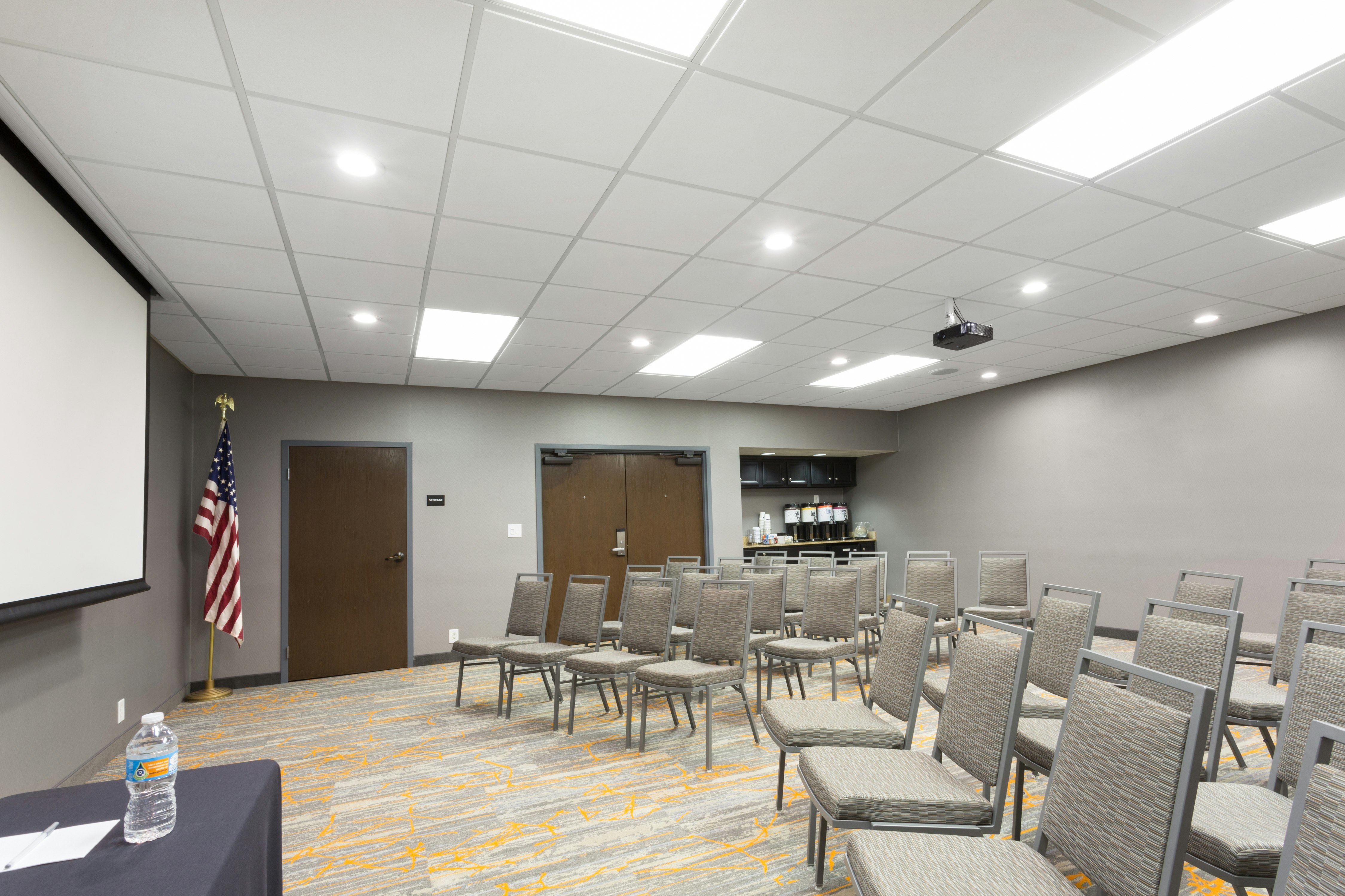 Hampton Inn Pittsburgh-West Mifflin 24/33