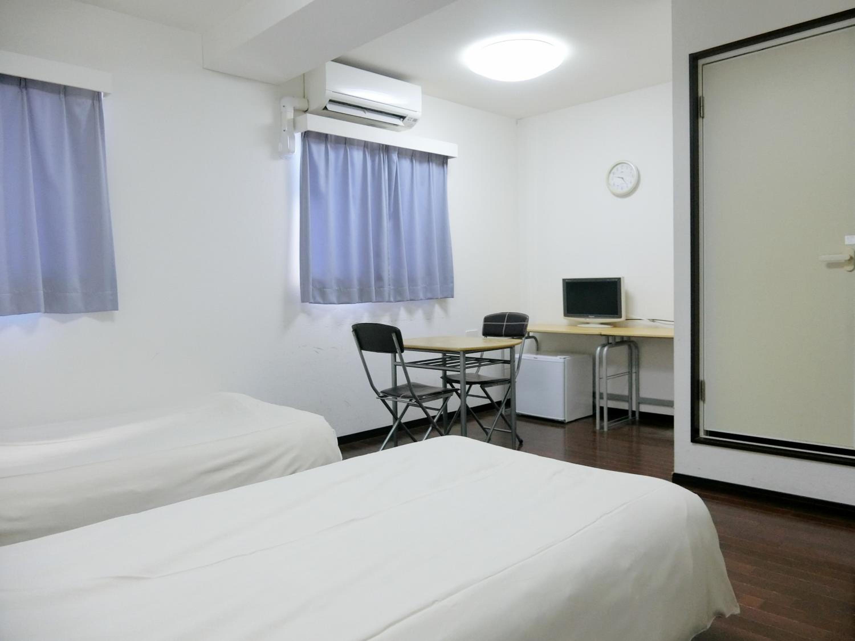 Room, Twin Beds