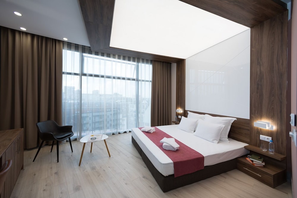 Deluxe, Double Bed, City View