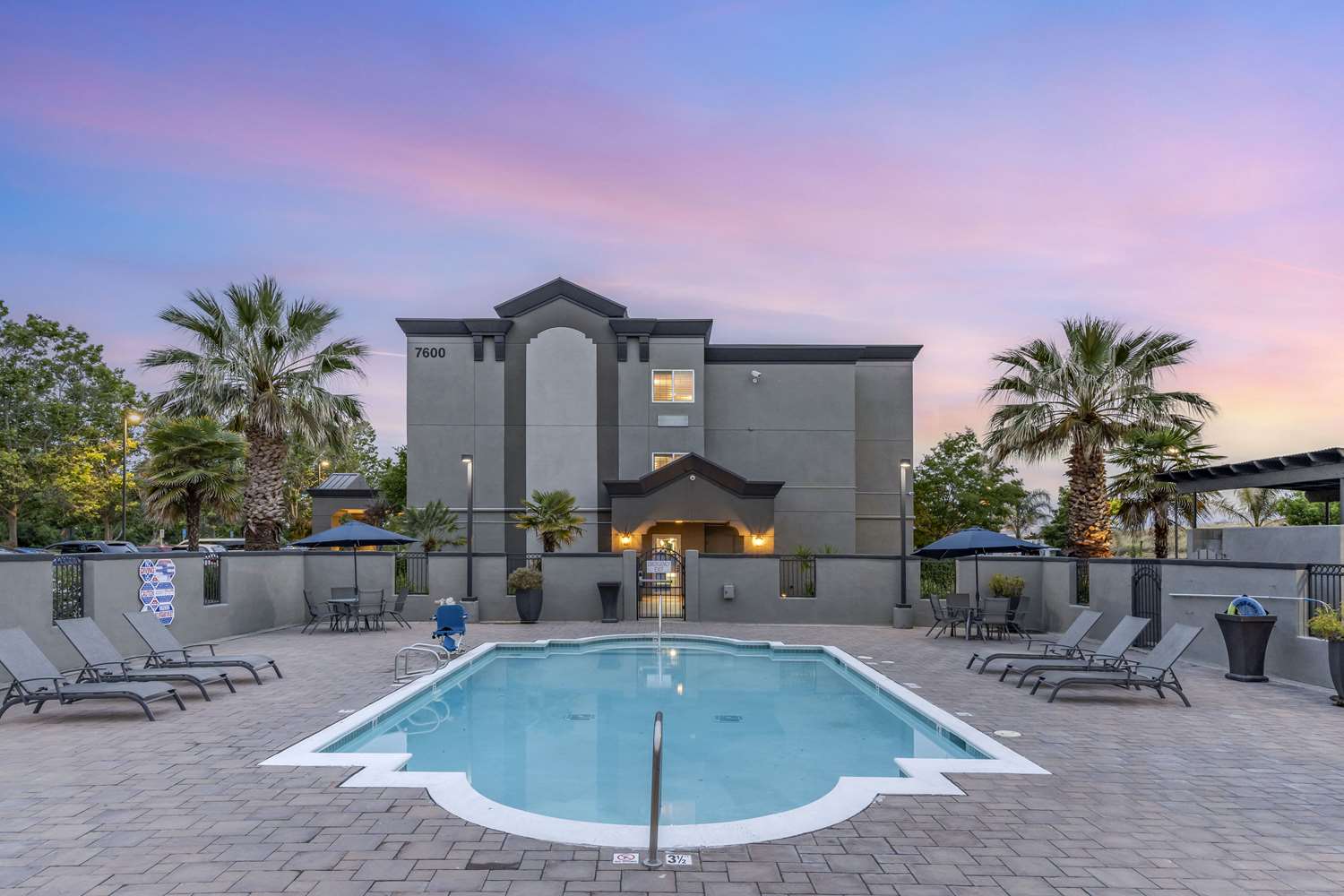 Best Western Plus Vineyard Inn 44/45