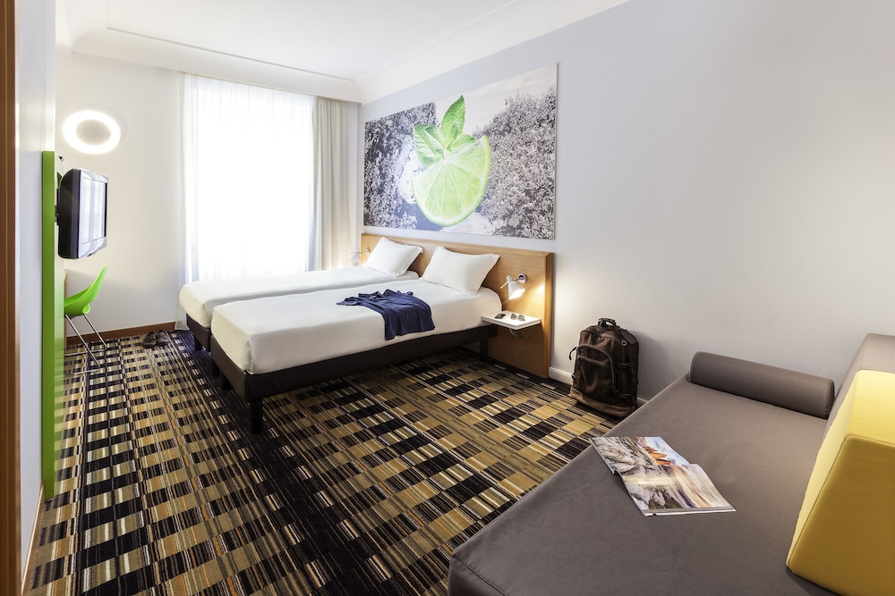 IBIS STYLES NAPOLI GARIBALDI 21/66