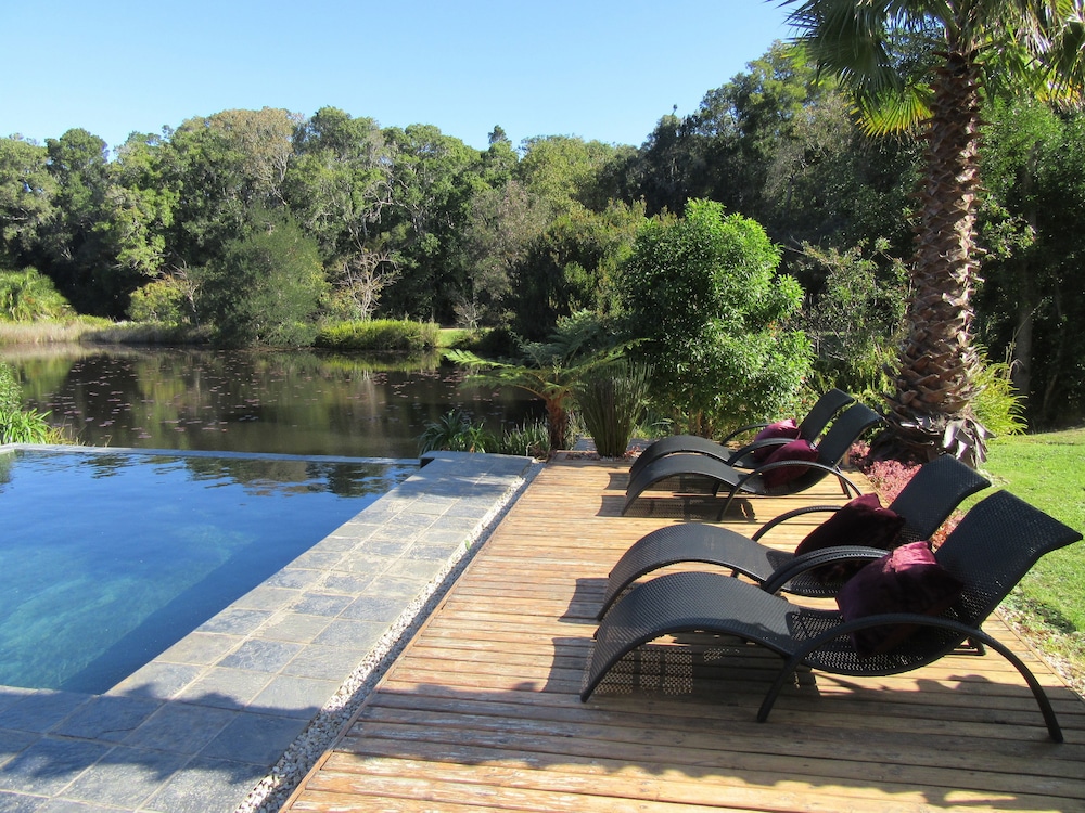 Lily Pond Country Lodge 44/82