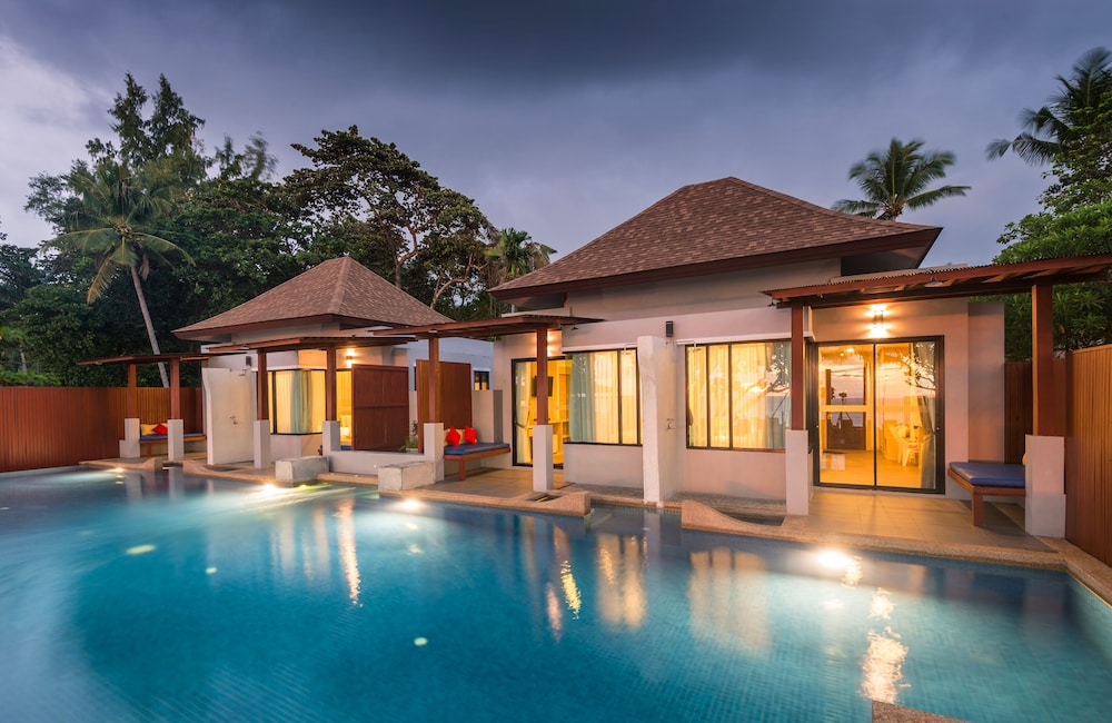 Lanta Sand Resort And Spa 8/71