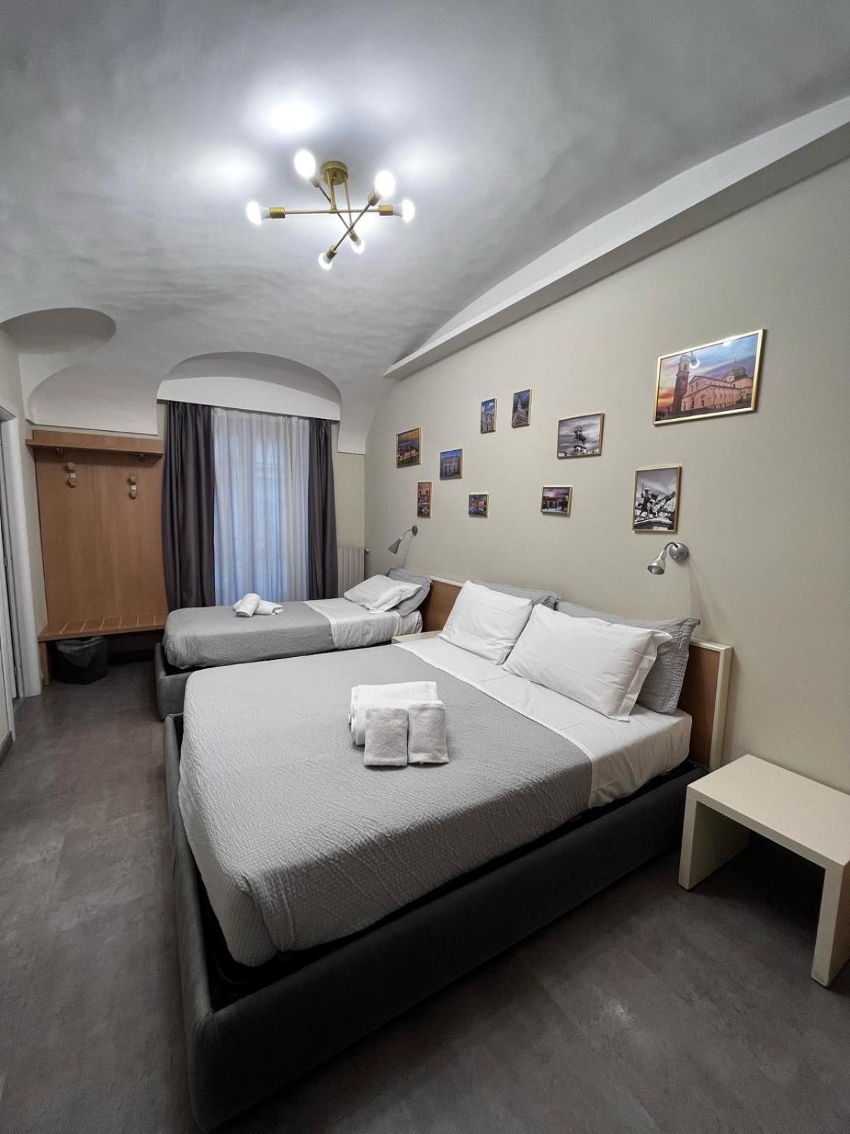 ROOM, TRIPLE