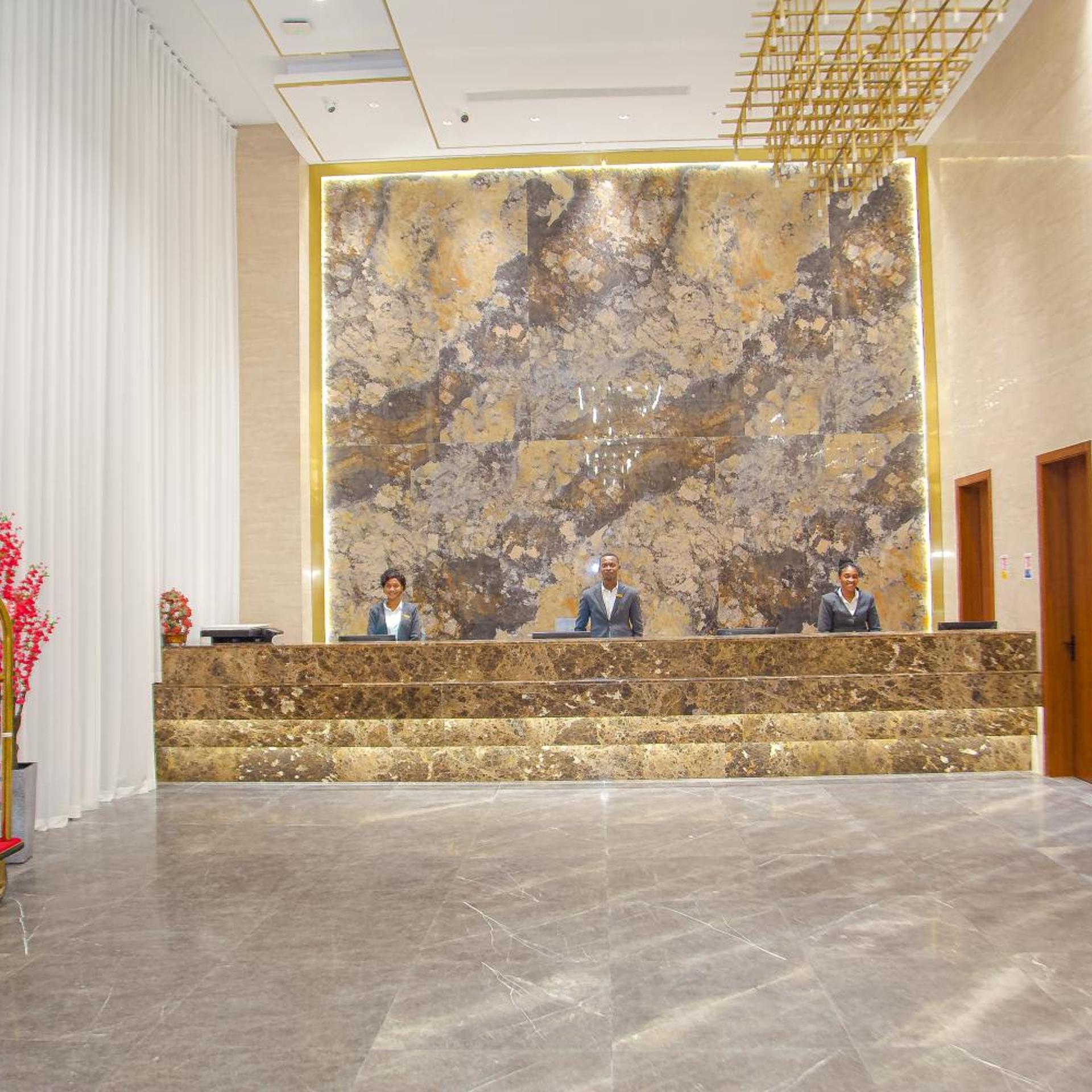 Hotel Famille Mondiale 3/60
