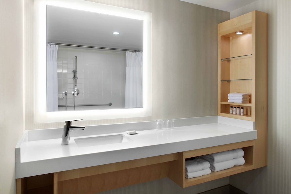 Delta Hotels Ottawa City Centre 20/60