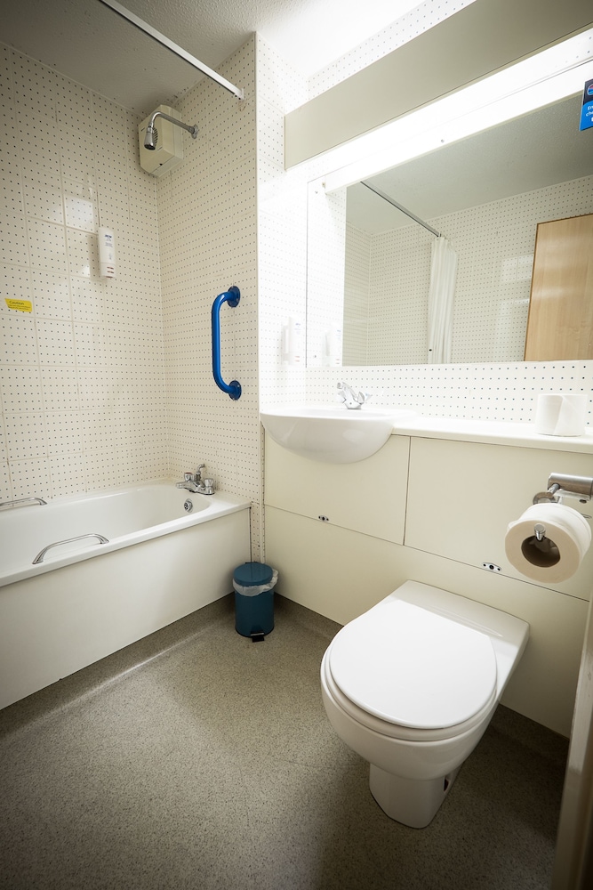 Travelodge Waterford 15/49