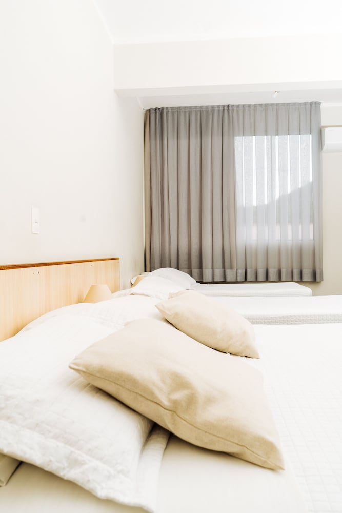 Cris Hotel 14/69