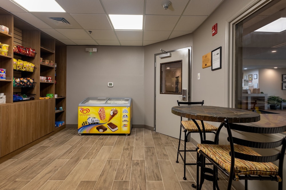 Candlewood Suites Enterprise 39/47