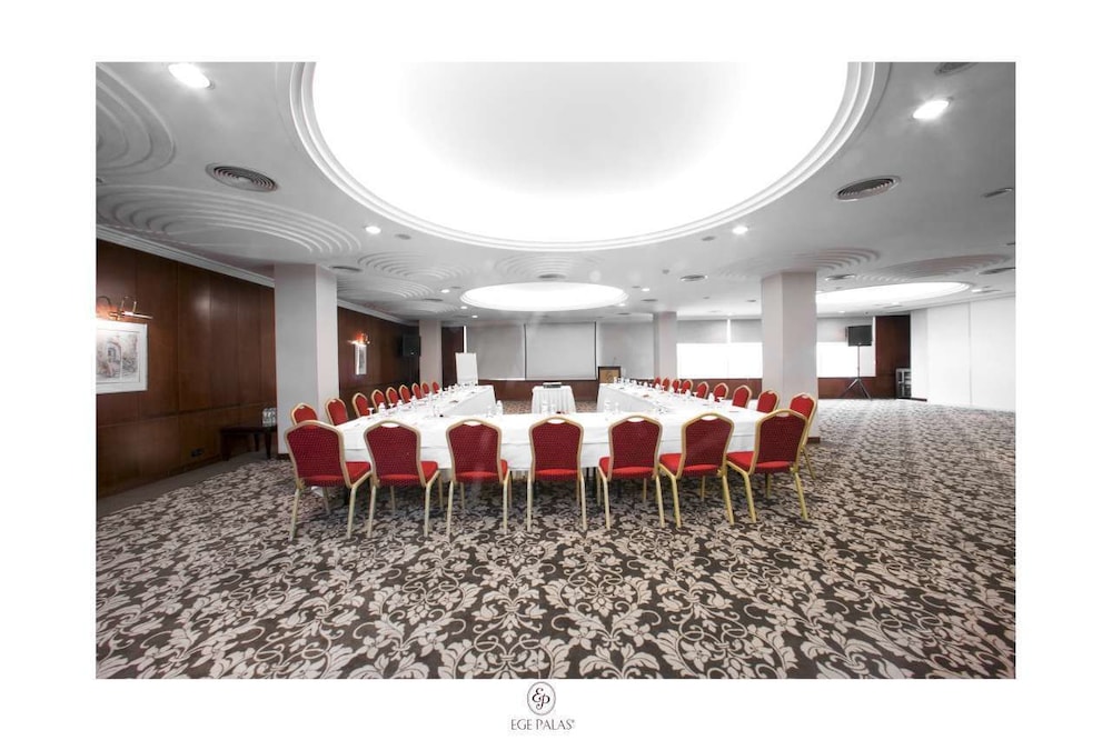 Ege Palas Business Hotel 60/66