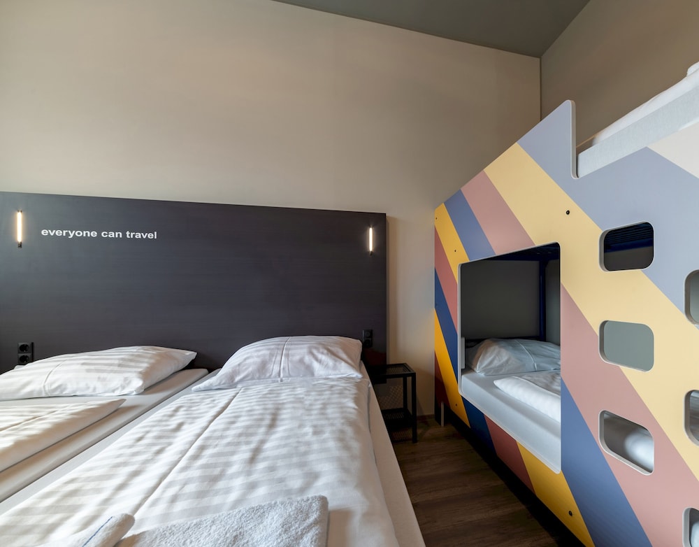 Room, Triple, Twin Beds, Bunk Bed