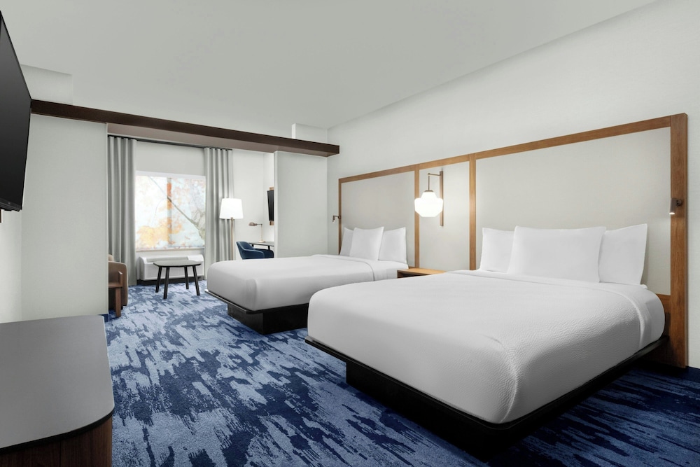Suite, 2 Queen Beds, Sofa
