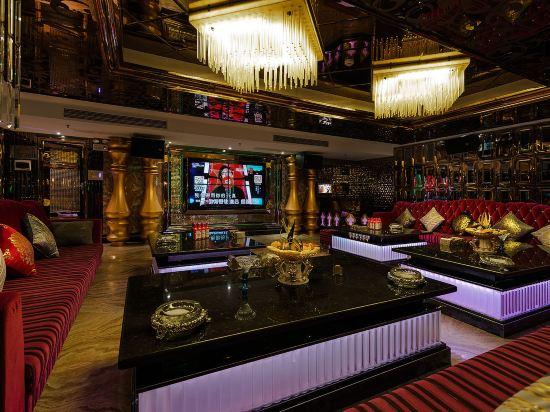 Donghu Grand Hotel 38/49