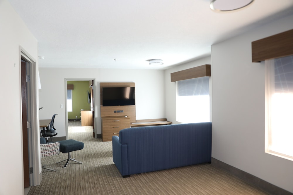 Holiday Inn Express Hotel Suites Albuquerque Airport 19/44