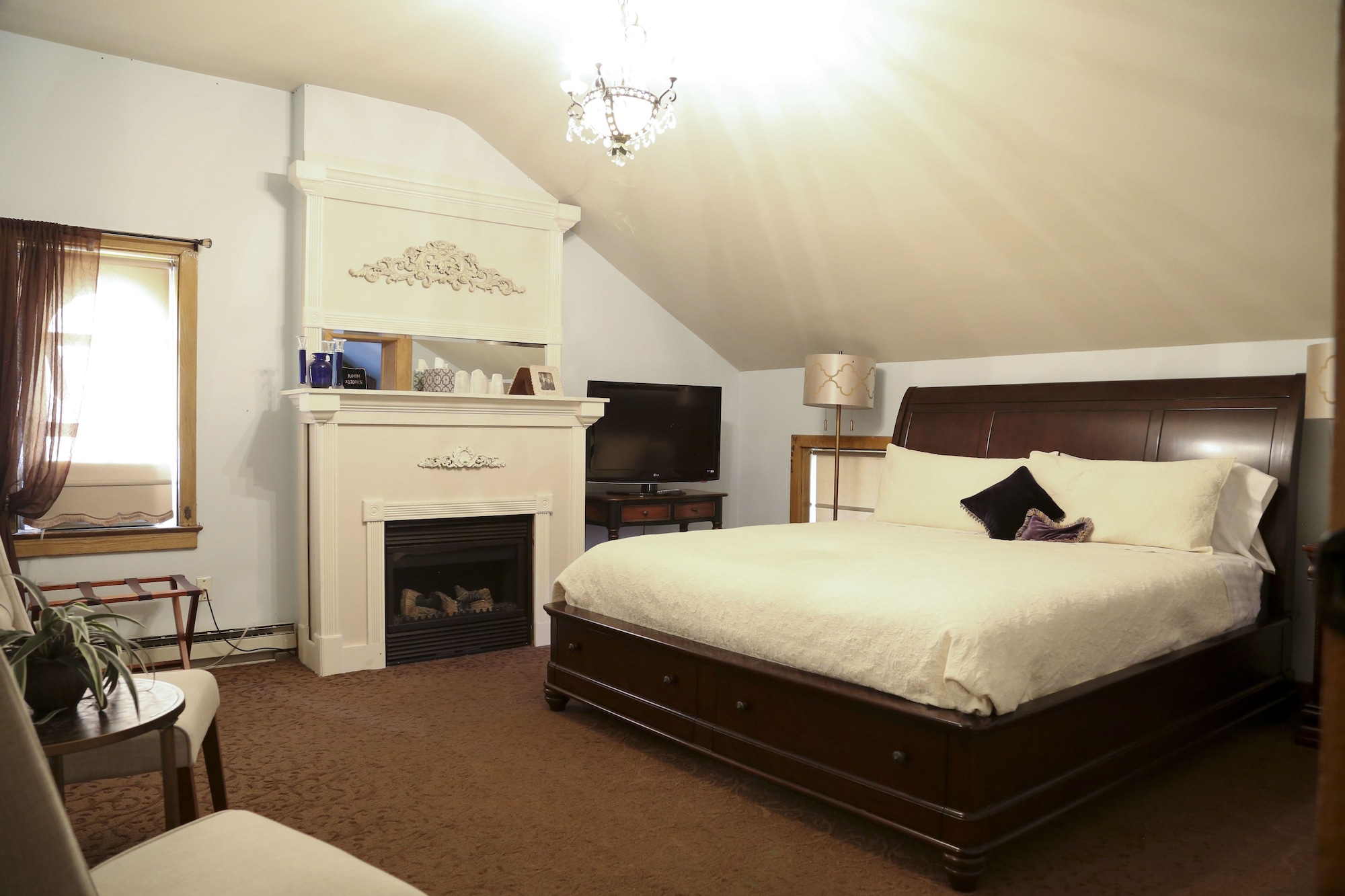 Roosevelt, King Bed