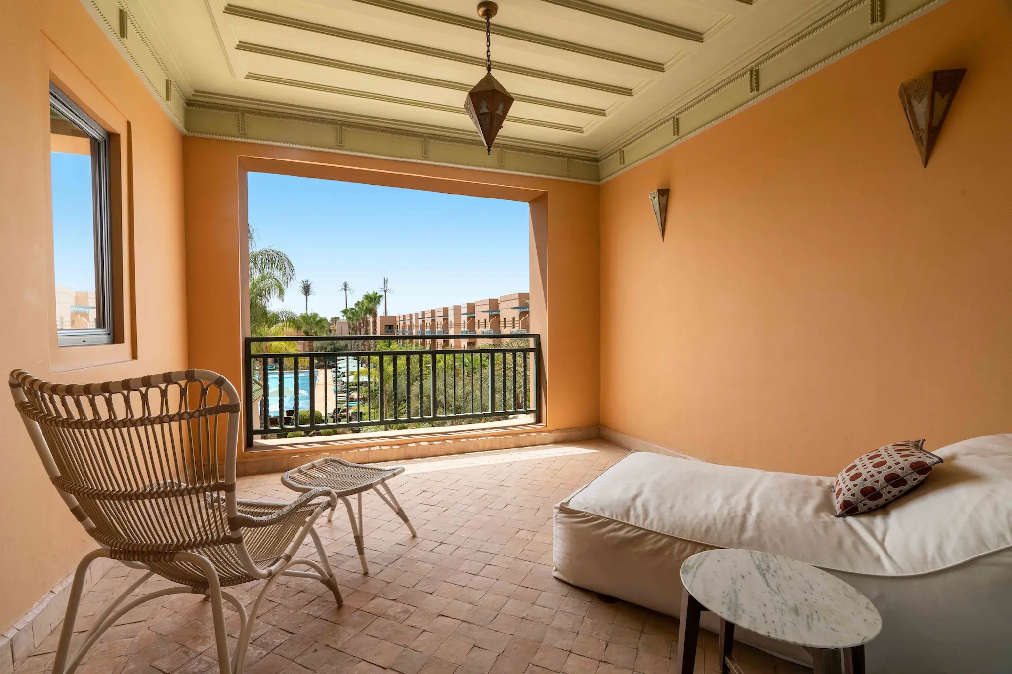 PRESTIGE, SUITE, POOL VIEW